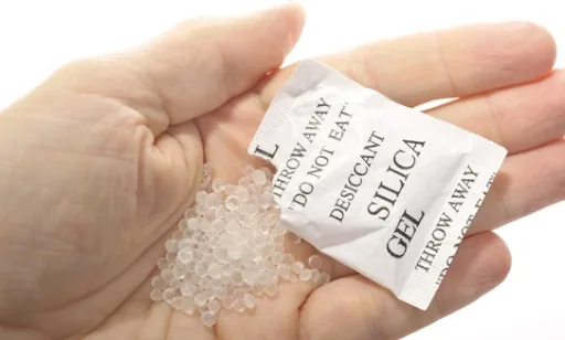 Hạt Chống Ẩm Có Độc Không? Sự Thật Về Silica Gel – Sản Xuất Tại Hanopro Việt Nam